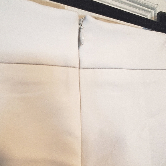 Express pencil skirt, sz 6, cream - Picture 3 of 8